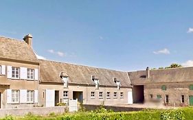 Gite Spacieux Et Chaleureux